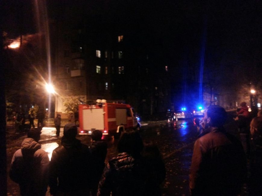 В центре Харькова случился пожар в жилом доме: эвакуировано сорок семь человек (ФОТО) (фото) - фото 1 В центре Харькова случился пожар в жилом доме: эвакуировано сорок семь человек (ФОТО) (фото) - фото 1