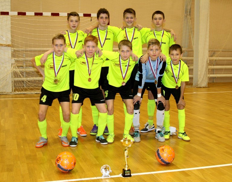 Команда юных футболистов вернулась в Полевской с «бронзой»