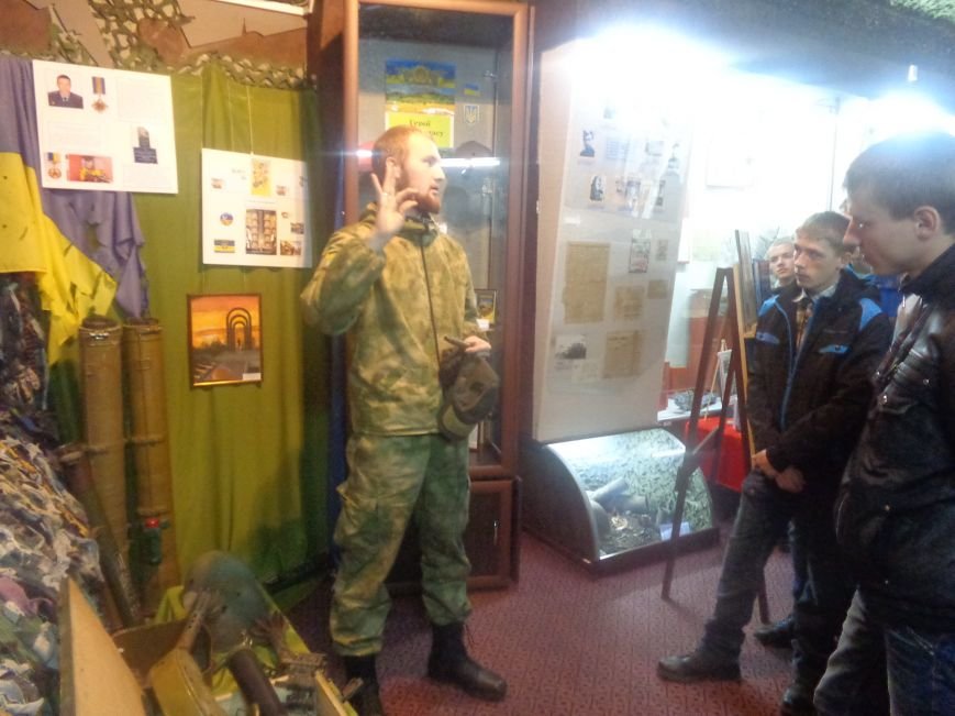 Красноармейский исторический музей почтил подвиг украинского народа в борьбе с нацизмом (фото) - фото 4 Красноармейский исторический музей почтил подвиг украинского народа в борьбе с нацизмом (фото) - фото 4