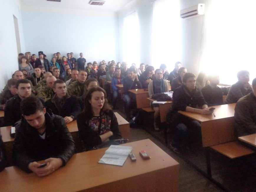 «Умереть за свободу – это нормально. А вот проиграть или сдаться… Не представляю, как это» - в ДонНТУ Красноармейска прошла встреча студентов с представителями ГК «Азов» (фото) - фото 2 «Умереть за свободу – это нормально. А вот проиграть или сдаться… Не представляю, как это» - в ДонНТУ Красноармейска прошла встреча студентов с представителями ГК «Азов» (фото) - фото 2