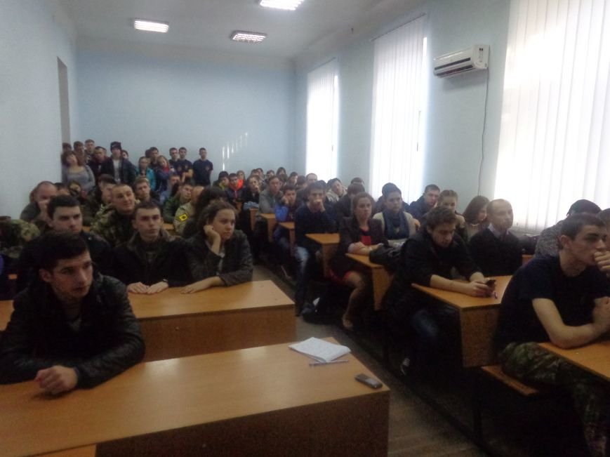 «Умереть за свободу – это нормально. А вот проиграть или сдаться… Не представляю, как это» - в ДонНТУ Красноармейска прошла встреча студентов с представителями ГК «Азов» (фото) - фото 6 «Умереть за свободу – это нормально. А вот проиграть или сдаться… Не представляю, как это» - в ДонНТУ Красноармейска прошла встреча студентов с представителями ГК «Азов» (фото) - фото 6