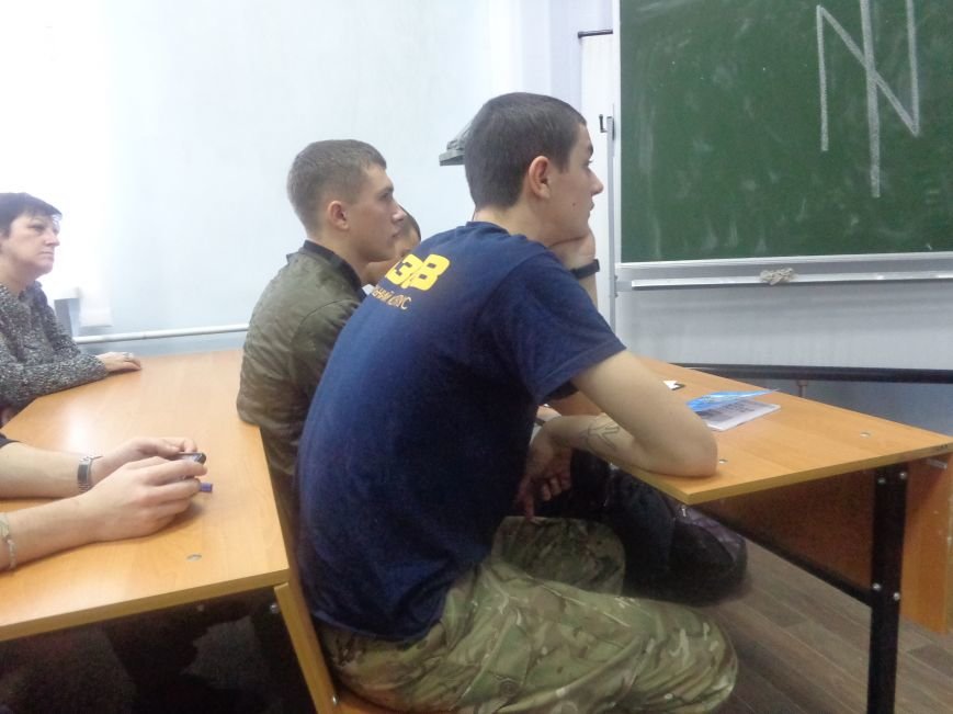 «Умереть за свободу – это нормально. А вот проиграть или сдаться… Не представляю, как это» - в ДонНТУ Красноармейска прошла встреча студентов с представителями ГК «Азов» (фото) - фото 4 «Умереть за свободу – это нормально. А вот проиграть или сдаться… Не представляю, как это» - в ДонНТУ Красноармейска прошла встреча студентов с представителями ГК «Азов» (фото) - фото 4