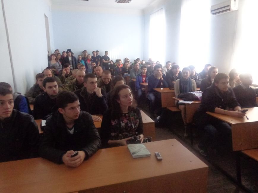 «Умереть за свободу – это нормально. А вот проиграть или сдаться… Не представляю, как это» - в ДонНТУ Красноармейска прошла встреча студентов с представителями ГК «Азов» (фото) - фото 3 «Умереть за свободу – это нормально. А вот проиграть или сдаться… Не представляю, как это» - в ДонНТУ Красноармейска прошла встреча студентов с представителями ГК «Азов» (фото) - фото 3