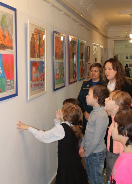 В Детской художественной школе Полевского прошла тематическая выставка