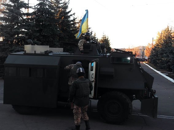 В Димитрове правоохранители и военные объединились на учениях (фото) - фото 4 В Димитрове правоохранители и военные объединились на учениях (фото) - фото 4