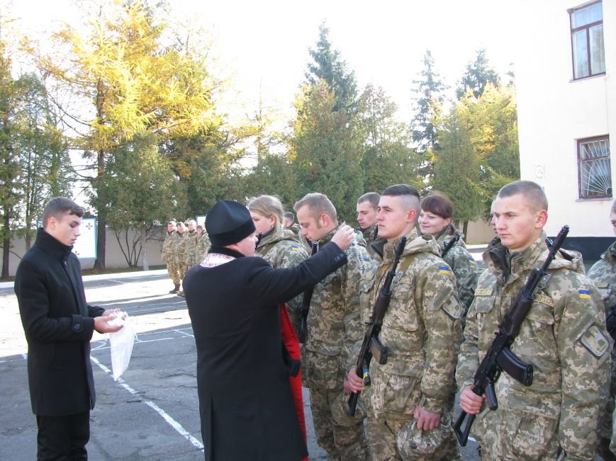 На Тернопільщині контрактники склали присягу. Більшість військовослужбовців – жінки (ФОТО) (фото) - фото 1 На Тернопільщині контрактники склали присягу. Більшість військовослужбовців – жінки (ФОТО) (фото) - фото 1