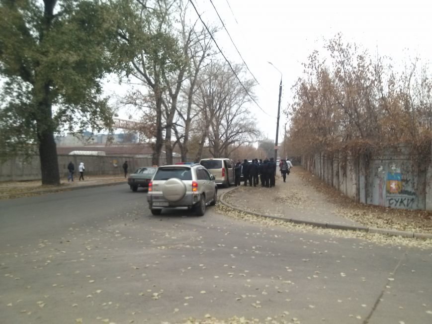 В Харькове полиция задержала мужчину с автоматом (ФОТО) (фото) - фото 1 В Харькове полиция задержала мужчину с автоматом (ФОТО) (фото) - фото 1