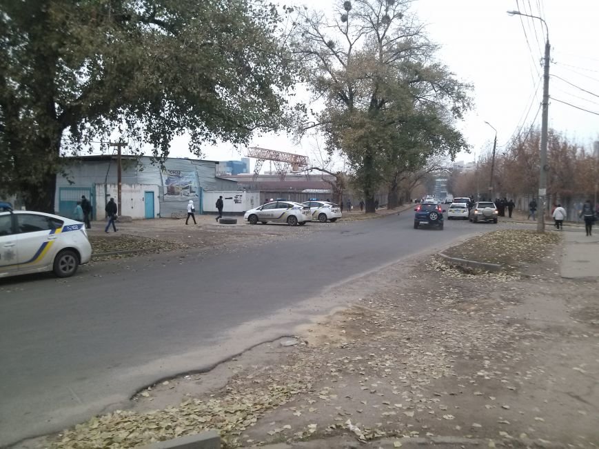 В Харькове полиция задержала мужчину с автоматом (ФОТО) (фото) - фото 1 В Харькове полиция задержала мужчину с автоматом (ФОТО) (фото) - фото 1
