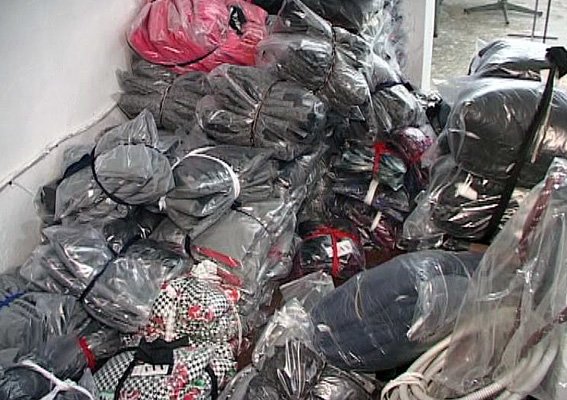 Рыба покрупнее: в Одессе полиция обнаружила целый швейный цех по производству подделок (фото) - фото 2