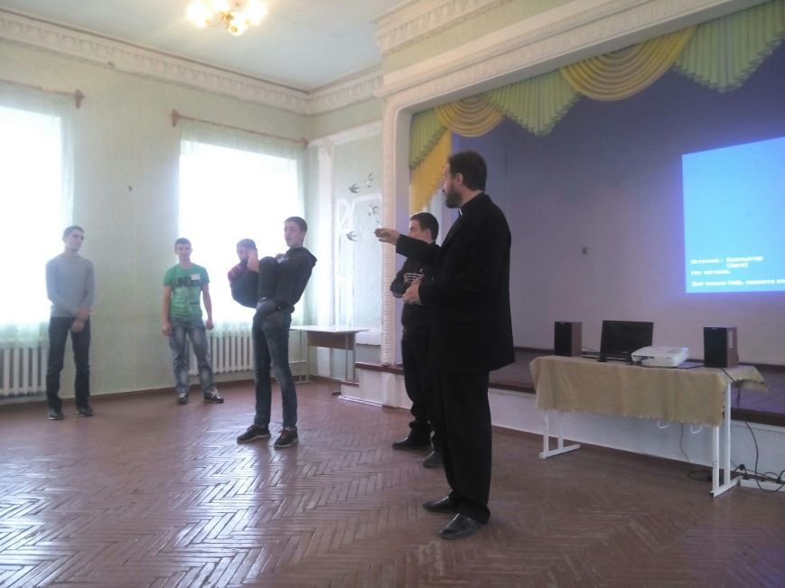 Социальный проект «Городские стражи» продолжает свое шествие по школам Красноармейска и района (фото) - фото 2 Социальный проект «Городские стражи» продолжает свое шествие по школам Красноармейска и района (фото) - фото 2