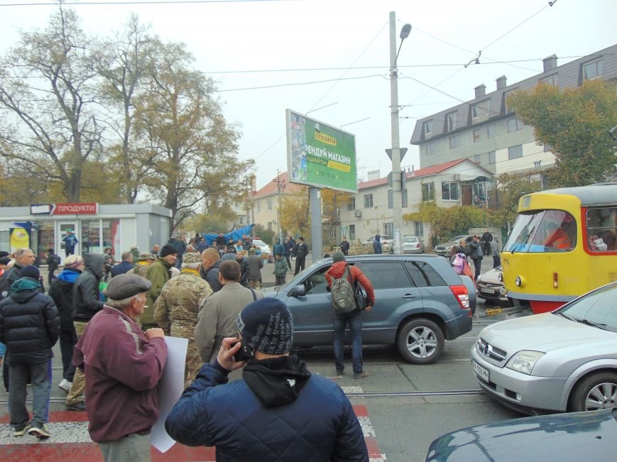 Одесситы перекрывали дорогу и ложились под машины против стройки Кивана (ФОТО, ВИДЕО) (фото) - фото 1