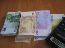 На Львівщині митники затримали українця із 9 тисячами євро в салоні атомобіля (ФОТО) (фото) - фото 1 На Львівщині митники затримали українця із 9 тисячами євро в салоні атомобіля (ФОТО) (фото) - фото 1