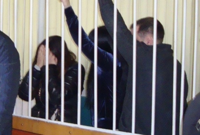 В Симферополе осудили членов цыганского наркоклана: 62 года колонии на пятерых (ФОТО) (фото) - фото 2 В Симферополе осудили членов цыганского наркоклана: 62 года колонии на пятерых (ФОТО) (фото) - фото 2