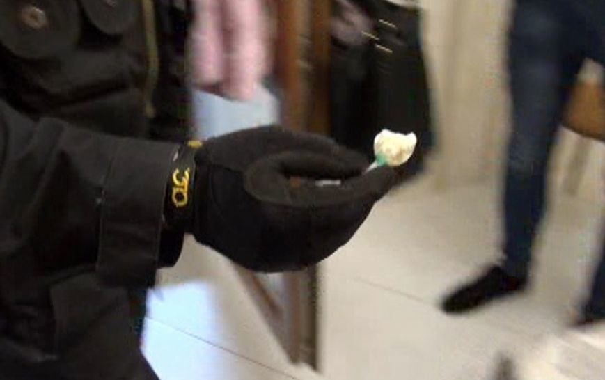 В Симферополе осудили членов цыганского наркоклана: 62 года колонии на пятерых (ФОТО) (фото) - фото 4 В Симферополе осудили членов цыганского наркоклана: 62 года колонии на пятерых (ФОТО) (фото) - фото 4