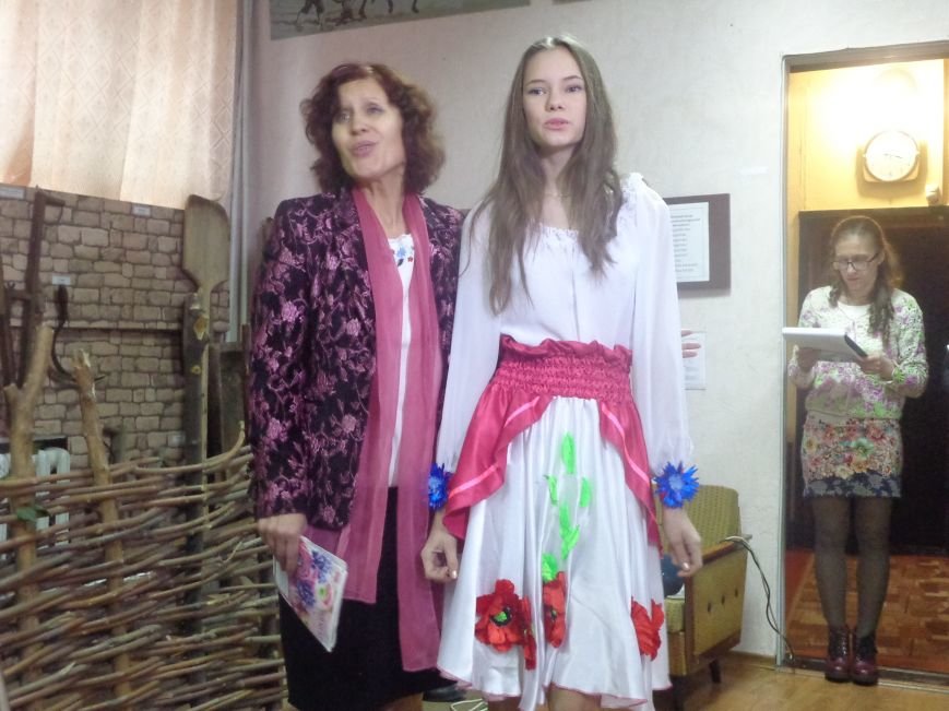 «Коли забув ти рідну мову, біднієш духом ти щодня…» - Красноармейск празднует День украинской письменности и языка (фото) - фото 6 «Коли забув ти рідну мову, біднієш духом ти щодня…» - Красноармейск празднует День украинской письменности и языка (фото) - фото 6