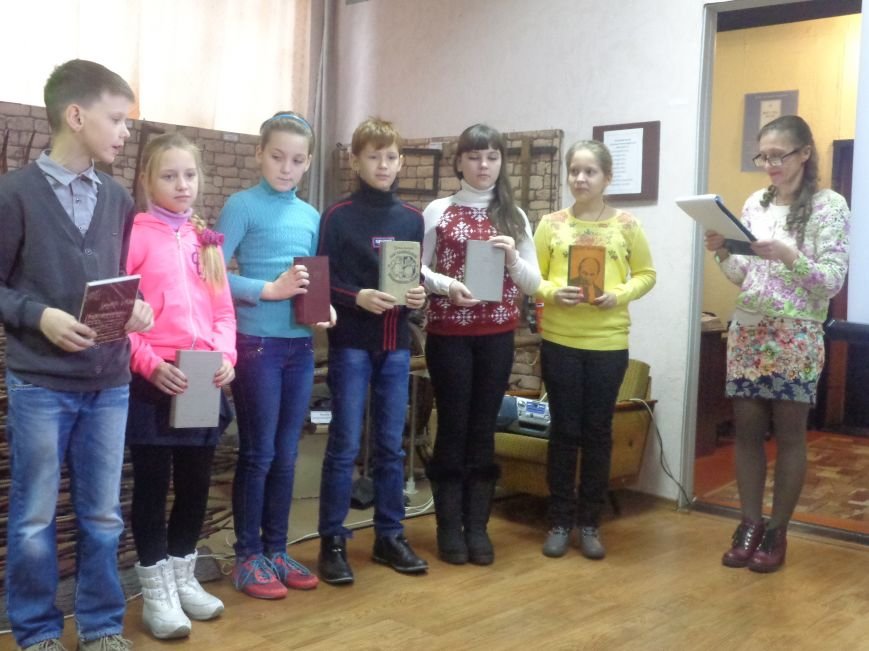 «Коли забув ти рідну мову, біднієш духом ти щодня…» - Красноармейск празднует День украинской письменности и языка (фото) - фото 4 «Коли забув ти рідну мову, біднієш духом ти щодня…» - Красноармейск празднует День украинской письменности и языка (фото) - фото 4