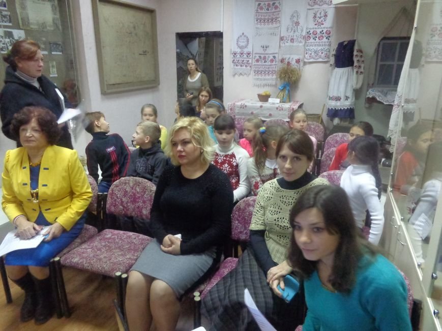 «Коли забув ти рідну мову, біднієш духом ти щодня…» - Красноармейск празднует День украинской письменности и языка (фото) - фото 1 «Коли забув ти рідну мову, біднієш духом ти щодня…» - Красноармейск празднует День украинской письменности и языка (фото) - фото 1