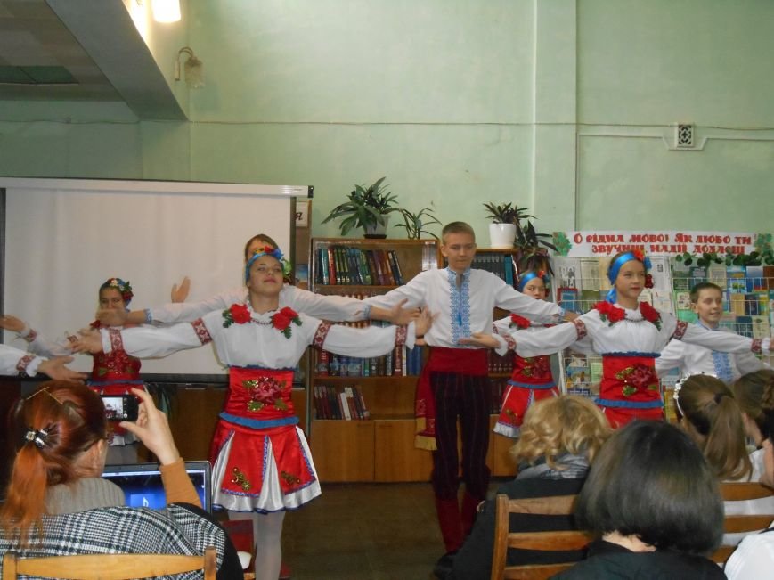 У Слов'янську відзначили День української писемності та мови (фото) - фото 4 У Слов'янську відзначили День української писемності та мови (фото) - фото 4