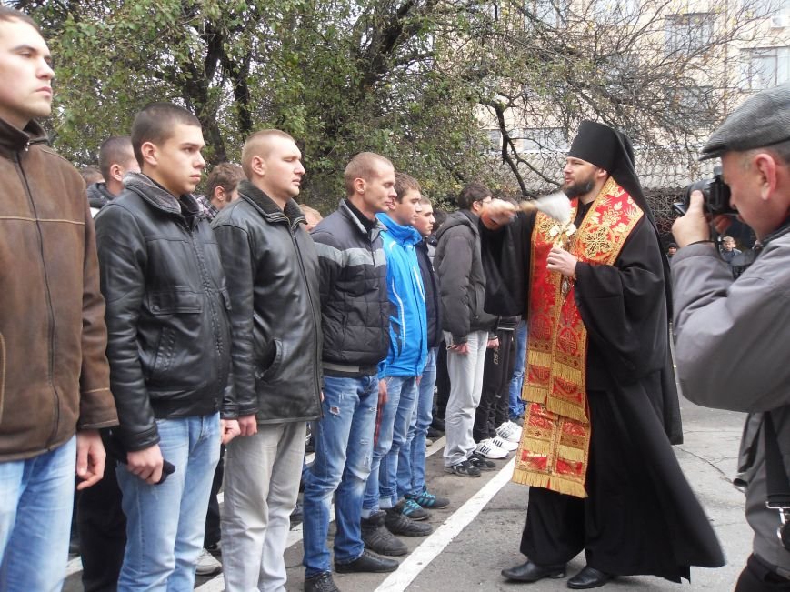 Щоб дівчата тримали квіти, чоловіки мають тримати зброю: сотня полтавців поповнила ряди ЗСУ та нацгвардії (ФОТО) (фото) - фото 3 Щоб дівчата тримали квіти, чоловіки мають тримати зброю: сотня полтавців поповнила ряди ЗСУ та нацгвардії (ФОТО) (фото) - фото 3