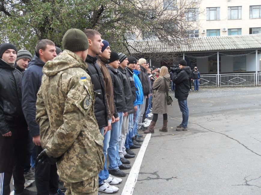Щоб дівчата тримали квіти, чоловіки мають тримати зброю: сотня полтавців поповнила ряди ЗСУ та нацгвардії (ФОТО) (фото) - фото 2 Щоб дівчата тримали квіти, чоловіки мають тримати зброю: сотня полтавців поповнила ряди ЗСУ та нацгвардії (ФОТО) (фото) - фото 2