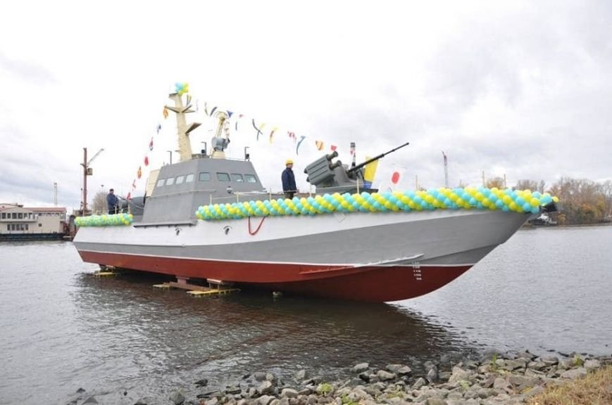В Киеве на воду спустили новый боевой катер для несения службы в Одесской области (фото) - фото 1