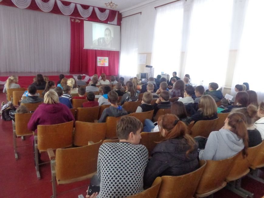 Школьники Родинского встретились с «Городскими стражами» (фото) - фото 2 Школьники Родинского встретились с «Городскими стражами» (фото) - фото 2