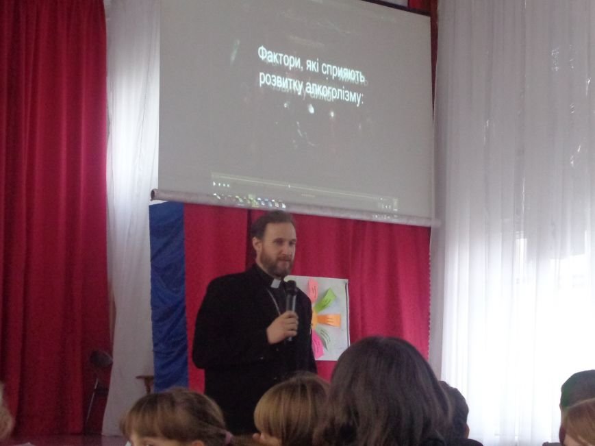 Школьники Родинского встретились с «Городскими стражами» (фото) - фото 2 Школьники Родинского встретились с «Городскими стражами» (фото) - фото 2
