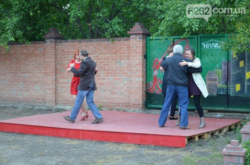 Теплиця у Слов'янську запрошує на святкування з нагоди півріччя (фото) - фото 7 Теплиця у Слов'янську запрошує на святкування з нагоди півріччя (фото) - фото 7