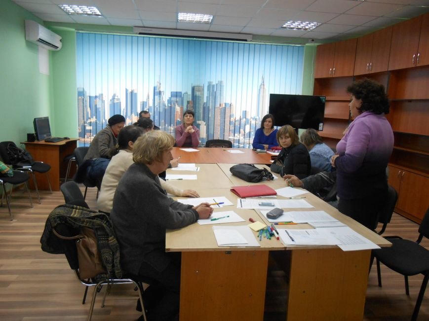 В Славянске для переселенцев проводят тренинги (фото) - фото 1 В Славянске для переселенцев проводят тренинги (фото) - фото 1