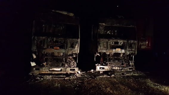 Две фуры сгорели в Черниговской области при таинственных обстоятельствах (фото) - фото 1 Две фуры сгорели в Черниговской области при таинственных обстоятельствах (фото) - фото 1