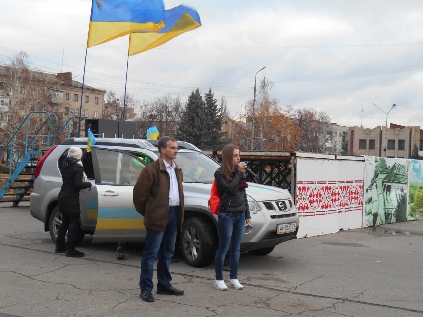 Віче у Слов’янську присвятили жертвам страшного теракту у Франції (фото) - фото 2 Віче у Слов’янську присвятили жертвам страшного теракту у Франції (фото) - фото 2