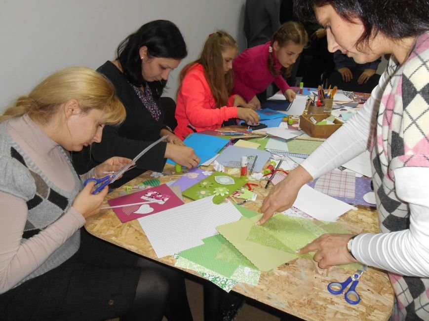 Святкові поштівки від гостей Теплиці, як проводили майстер клас на півріччя (фото) - фото 4 Святкові поштівки від гостей Теплиці, як проводили майстер клас на півріччя (фото) - фото 4