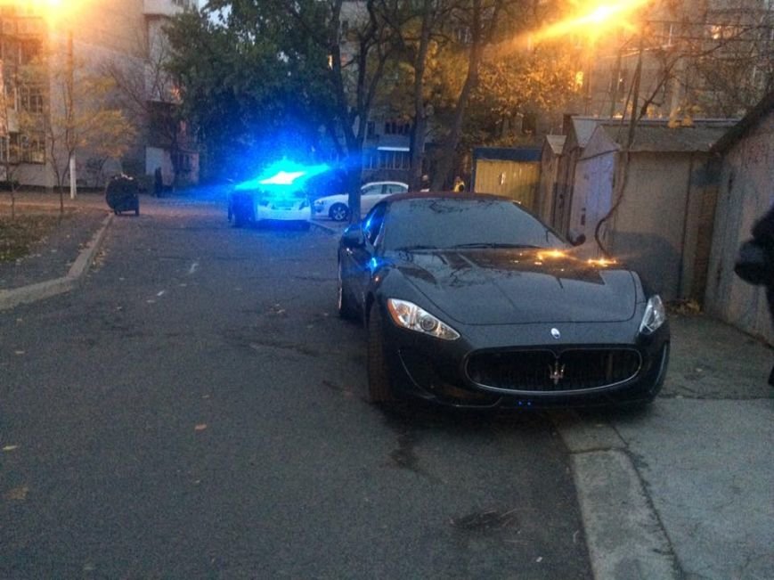 В Одессе полиция остановила Maserati и оформила протокол (ФОТО) (фото) - фото 1