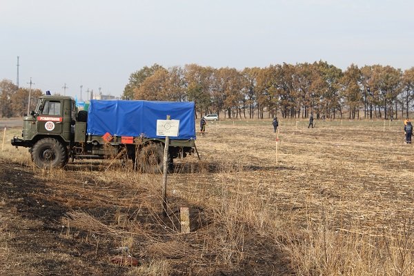 Днепропетровских пиротехников наградили за очистку Сватово от боеприпасов (ФОТО) (фото) - фото 2 Днепропетровских пиротехников наградили за очистку Сватово от боеприпасов (ФОТО) (фото) - фото 2