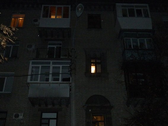 В Киеве парень выпал с балкона пятого этажа (ФОТО) (фото) - фото 1 В Киеве парень выпал с балкона пятого этажа (ФОТО) (фото) - фото 1