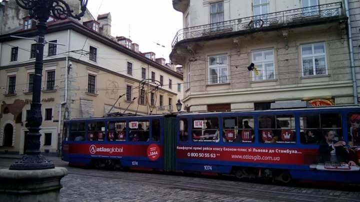 Ранок у Львові: у місті тимчасово не курсують трамваї (фото) - фото 1 Ранок у Львові: у місті тимчасово не курсують трамваї (фото) - фото 1