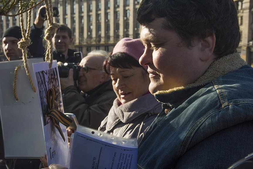 К годовщине двух Майданов ОУН установила “йолку” и требует новую революцию (ФОТОРЕПОРТАЖ) (фото) - фото 6 К годовщине двух Майданов ОУН установила “йолку” и требует новую революцию (ФОТОРЕПОРТАЖ) (фото) - фото 6