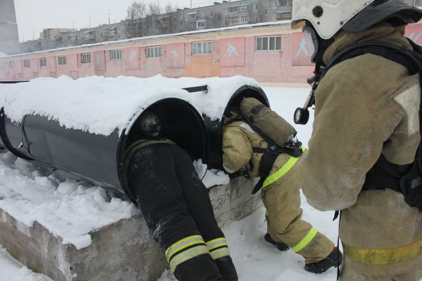 Сыктывкарские журналисты на себе испытали особенности пожарной службы, фото-12