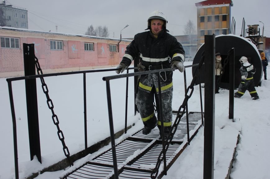 Сыктывкарские журналисты на себе испытали особенности пожарной службы, фото-15