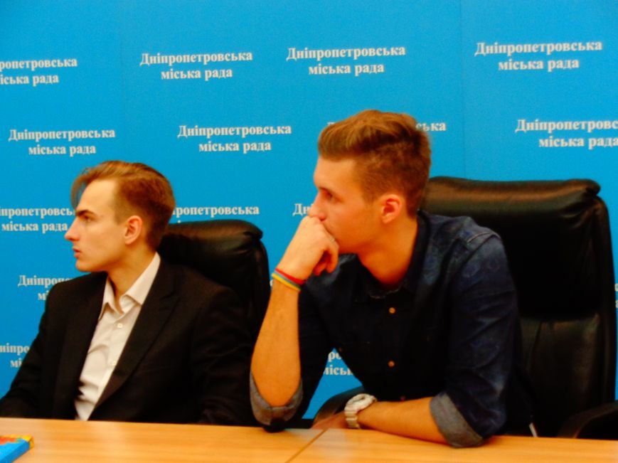 В Днепропетровске в «Битве за вуз» команды сражались в «крестики-нолики» (ФОТО) (фото) - фото 8 В Днепропетровске в «Битве за вуз» команды сражались в «крестики-нолики» (ФОТО) (фото) - фото 8