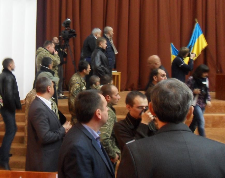 Перша сесія обласної ради нового скликання: сутички, «договорняки»... Перша сесія обласної ради нового скликання: сутички, «договорняки» і обрання голови (фото) - фото 4