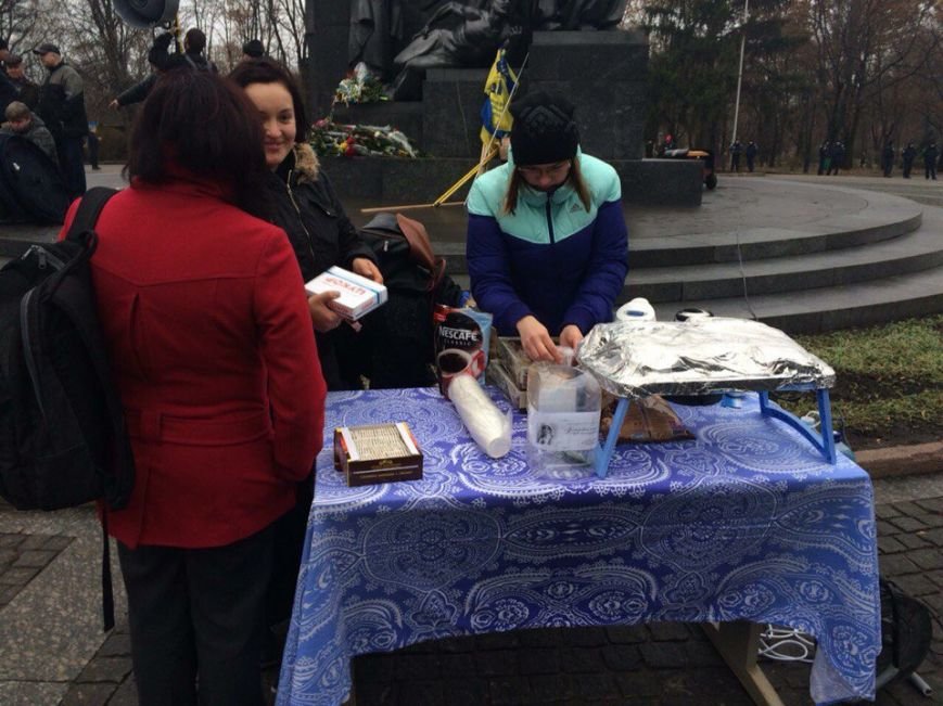 В Харькове активисты отмечают вторую годовщину Евромайдана (ФОТО) (фото) - фото 1 В Харькове активисты отмечают вторую годовщину Евромайдана (ФОТО) (фото) - фото 1
