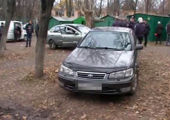В Одессе офицер полиции и экс-милиционер задержаны на взятке (фото) - фото 1