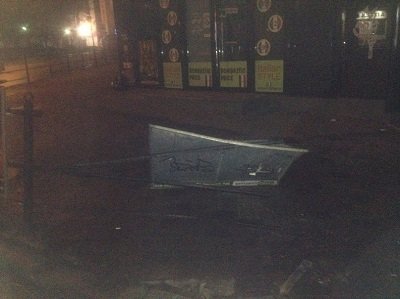 Сьогодні вночі водій “BMW” зніс паркан і зупинився в тернопільській крамниці (фото) (фото) - фото 1 Сьогодні вночі водій “BMW” зніс паркан і зупинився в тернопільській крамниці (фото) (фото) - фото 1