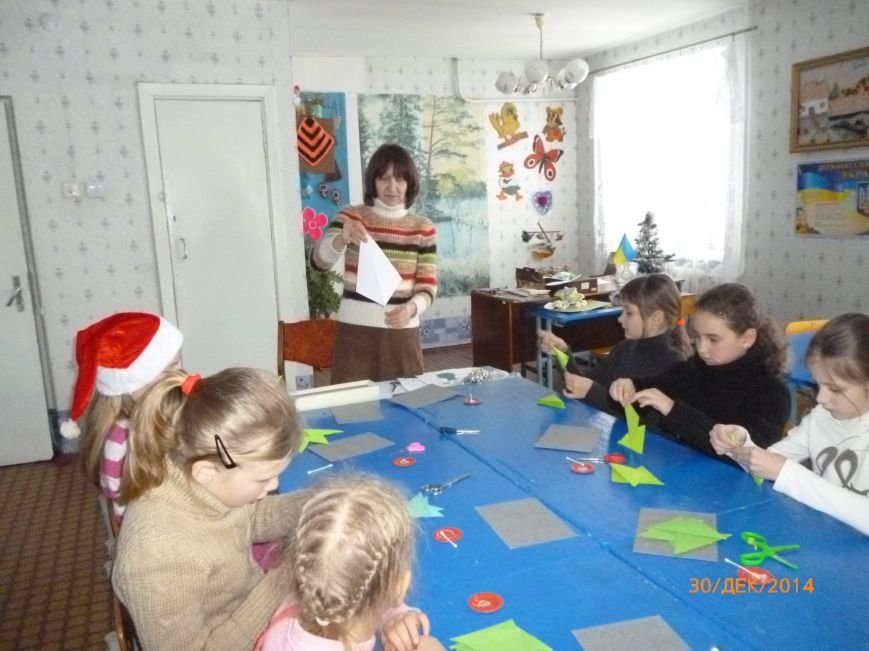 Днепродзержинских школьников зовут на бесплатные занятия в Станцию... Днепродзержинских школьников зовут на бесплатные занятия в Станцию юных техников (фото) - фото 1