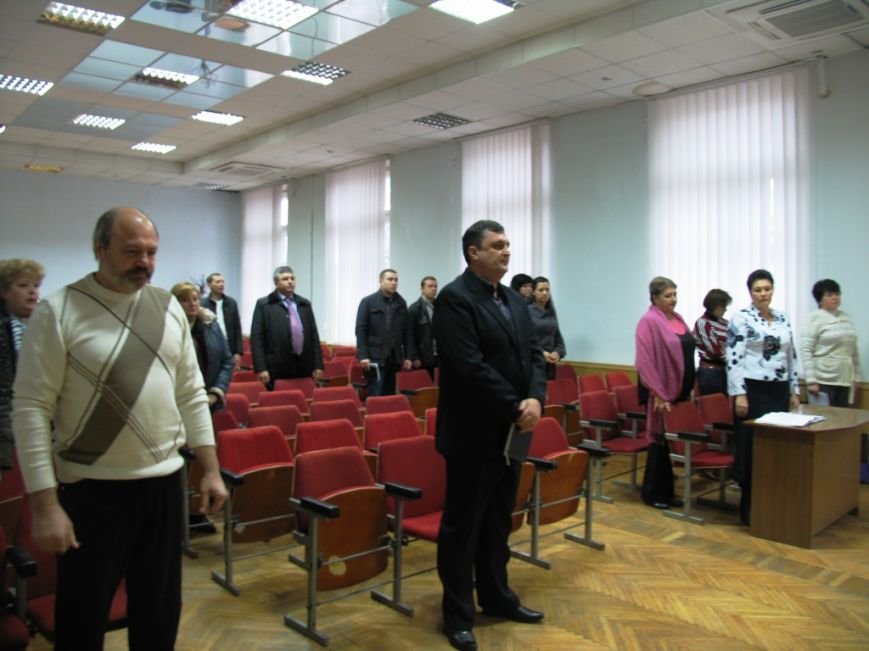 Сегодня в райгосадминистрации прошло аппаратное совещание. Начали с минуты молчания (фото) - фото 1 Сегодня в райгосадминистрации прошло аппаратное совещание. Начали с минуты молчания (фото) - фото 1
