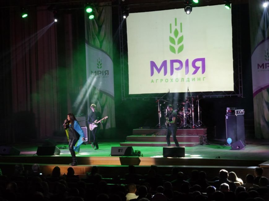 На запрошення «МРІЇ» у Тернополі сольний концерт провела народна артистка України Руслана (фоторепортаж) (фото) - фото 3 На запрошення «МРІЇ» у Тернополі сольний концерт провела народна артистка України Руслана (фоторепортаж) (фото) - фото 3