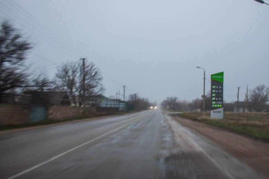В Крыму повысился спрос на бензин. К автозаправкам выстраиваются огромные очереди (ФОТО, ВИДЕО) (фото) - фото 2 В Крыму повысился спрос на бензин. К автозаправкам выстраиваются огромные очереди (ФОТО, ВИДЕО) (фото) - фото 2