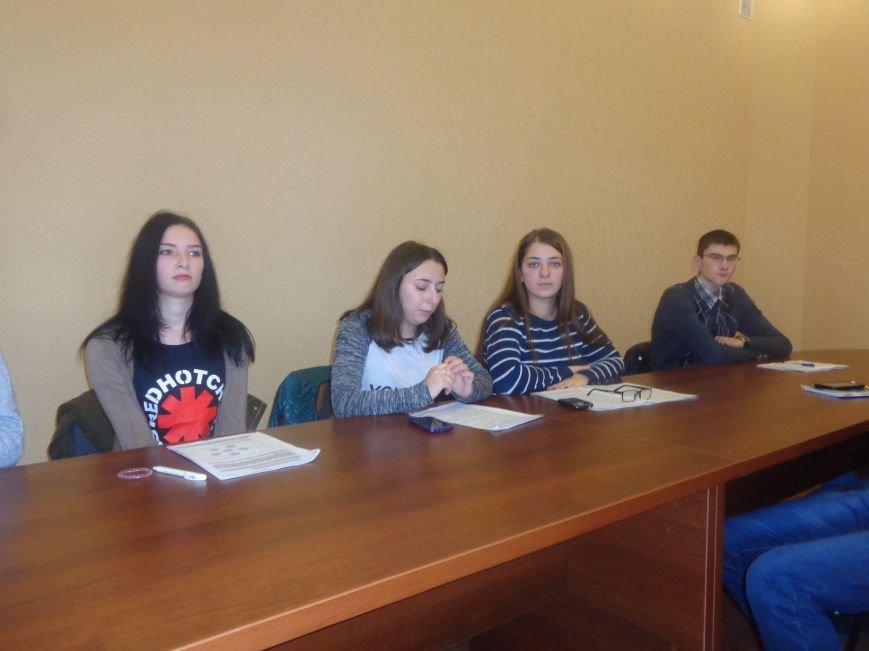 Студенты ДонНТУ Красноармейска обсудили цели и задачи современного аудита в контексте экономики Украины (фото) - фото 5 Студенты ДонНТУ Красноармейска обсудили цели и задачи современного аудита в контексте экономики Украины (фото) - фото 5