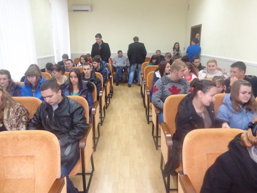 «Красноармійськ – передове місто в боротьбі за Україну» - эксперты Фонда «Демократические инициативы имени Илька Кучерива» (фото) - фото 1 «Красноармійськ – передове місто в боротьбі за Україну» - эксперты Фонда «Демократические инициативы имени Илька Кучерива» (фото) - фото 1